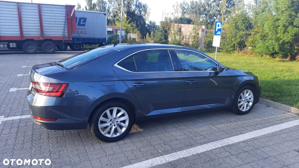 Skoda Superb 2.0 TDI Style - 5