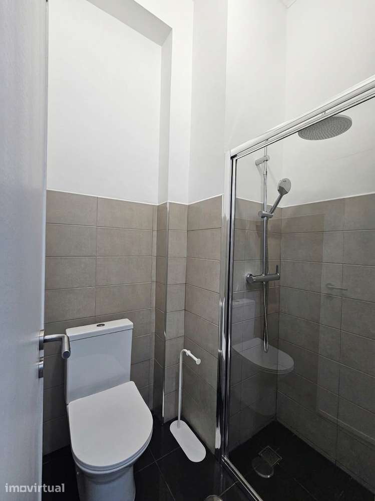 Quarto para arrendar totalmente remodelado a 7min do Metro - Odivelas - Grande imagem: 5/11