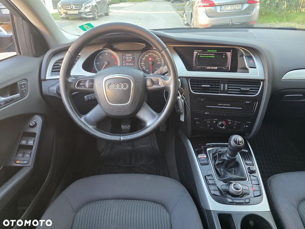 Audi A4 Avant - 33