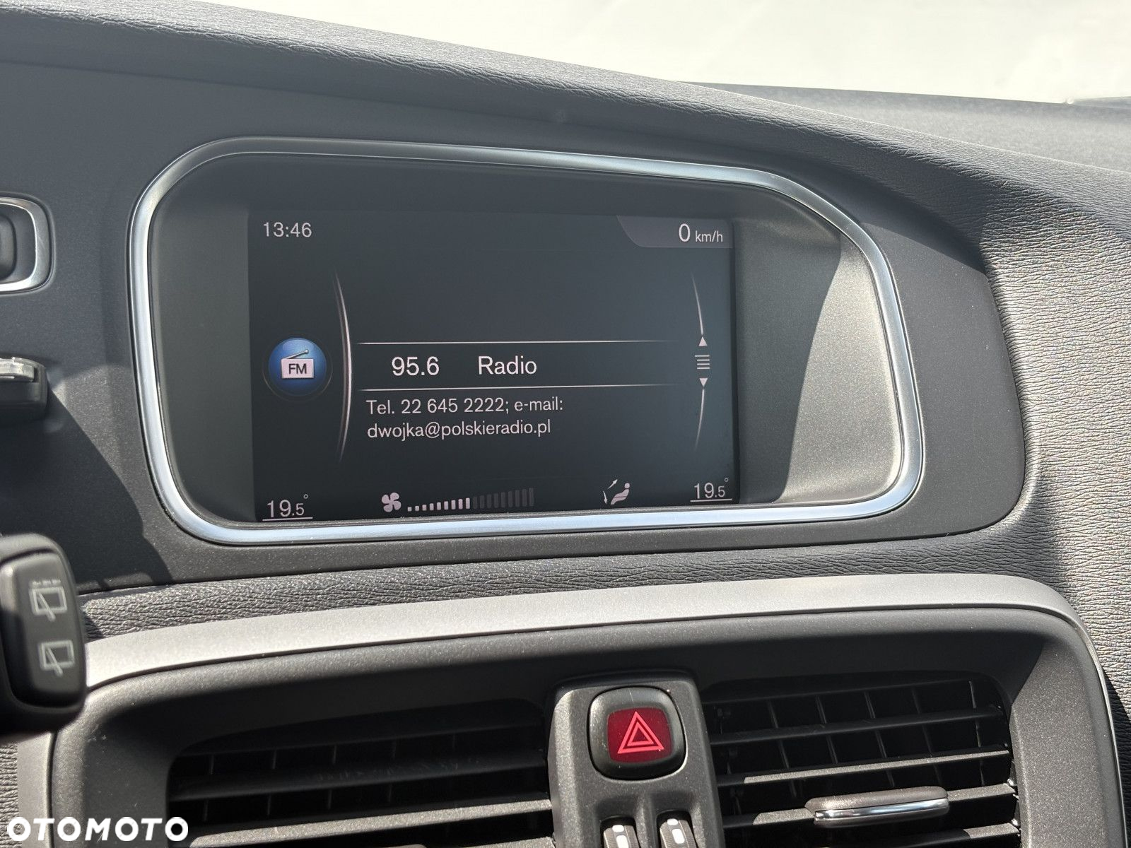Volvo V40 - 24