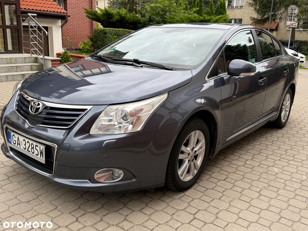 Toyota Avensis - 2