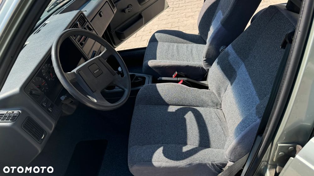 Volvo 340 1.6D DL Sedan - 12