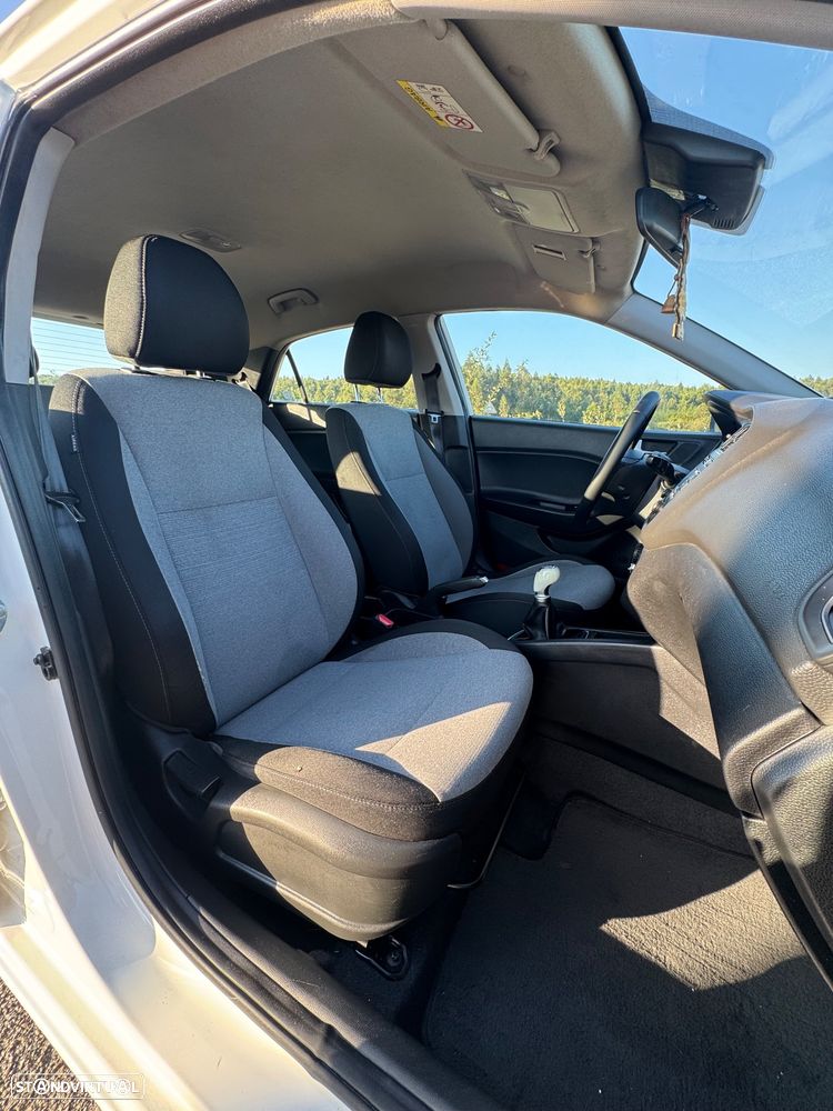 Hyundai i20 1.2 LED - 14