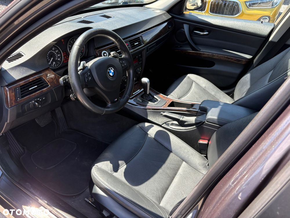 BMW Seria 3 325i xDrive - 5