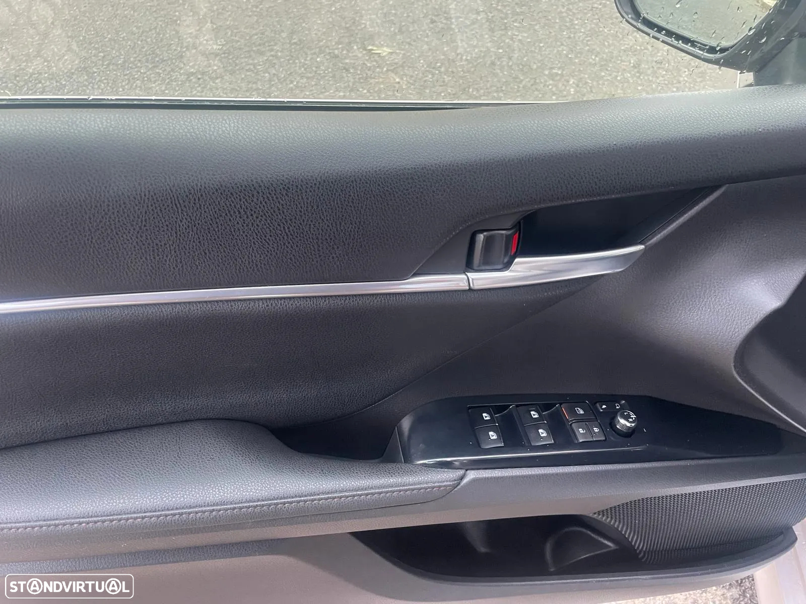 Toyota Camry 2.5 Hybrid Luxury - 9