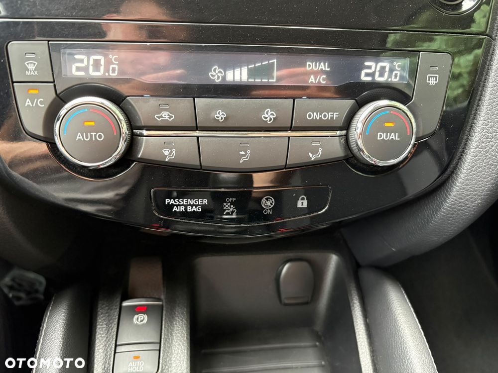 Nissan Qashqai 1.2 DIG-T N-Vision - 22