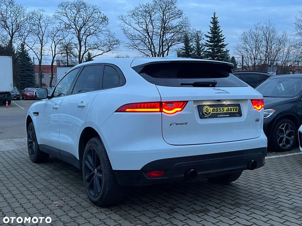 Jaguar F-Pace 25t AWD Prestige - 7