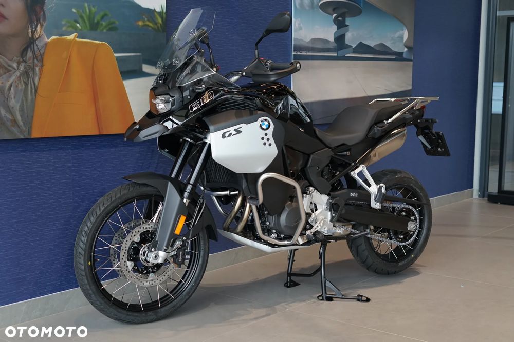 BMW F - 22