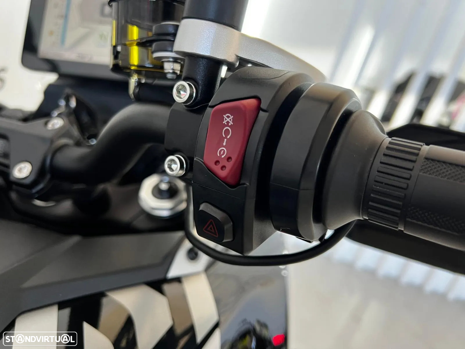 QJ Motor SRT 600SX - 12