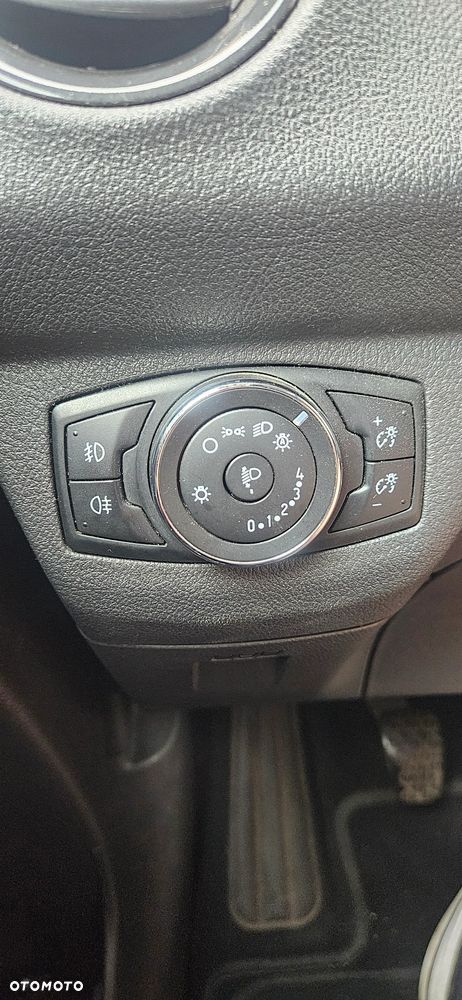 Ford Tourneo Courier 1.0 EcoBoost Titanium - 14