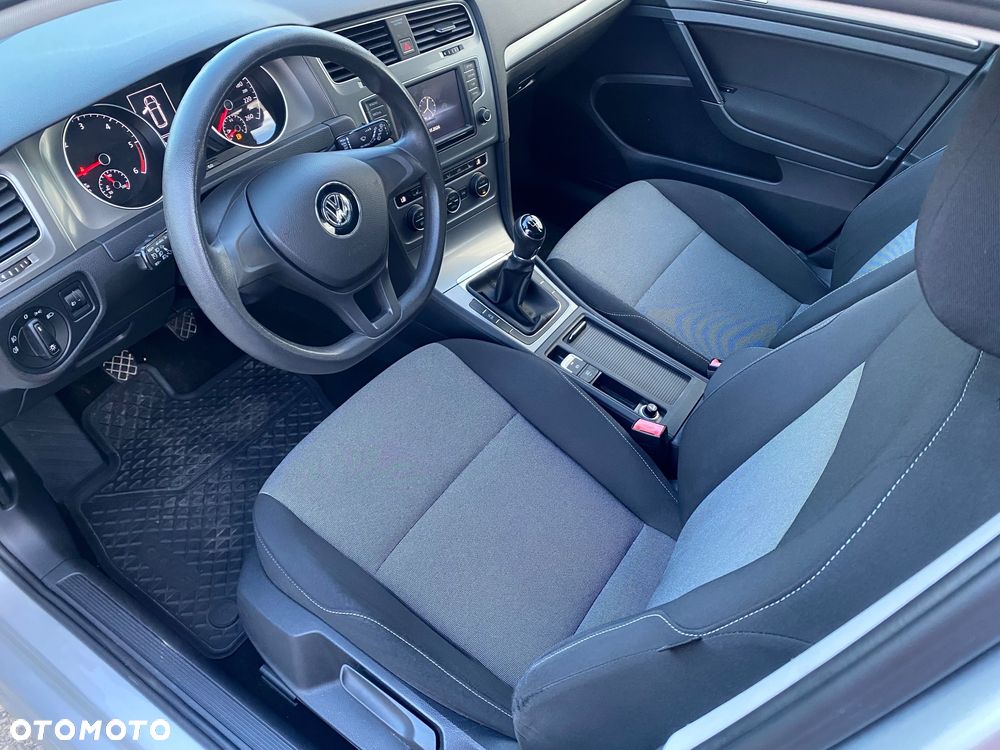 Volkswagen Golf - 8