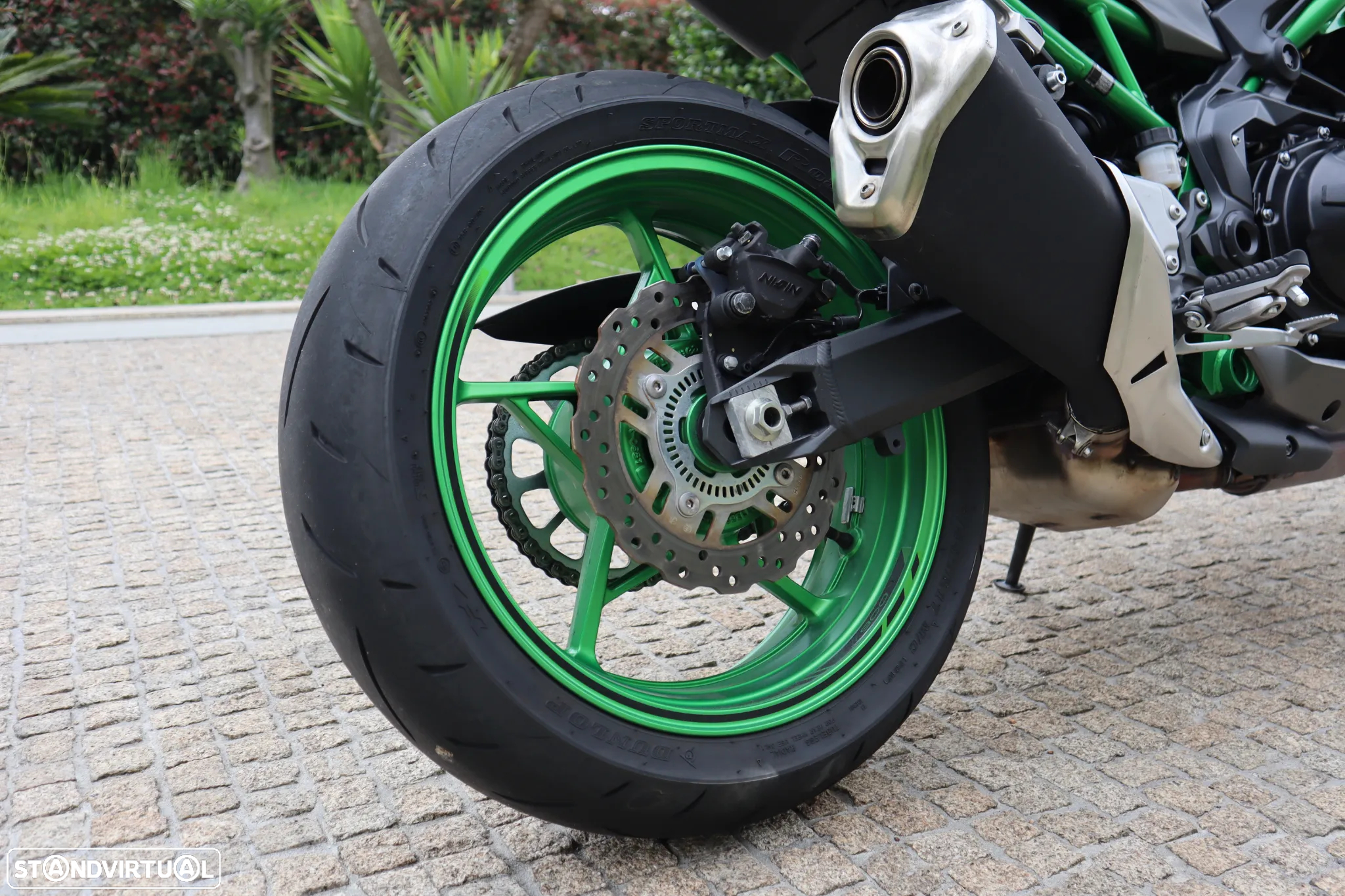 Kawasaki ZR 900F - 11