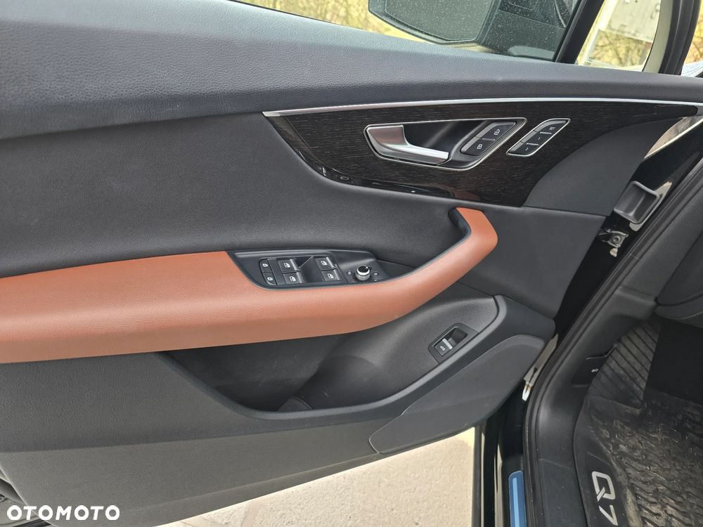 Audi Q7 55 TFSI quattro tiptronic - 16