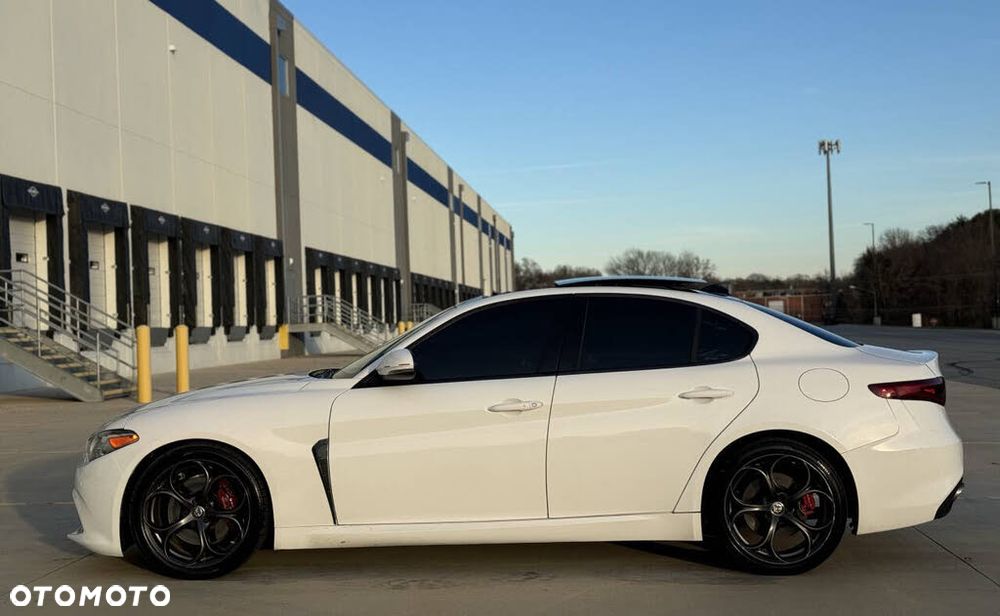 Alfa Romeo Giulia - 10
