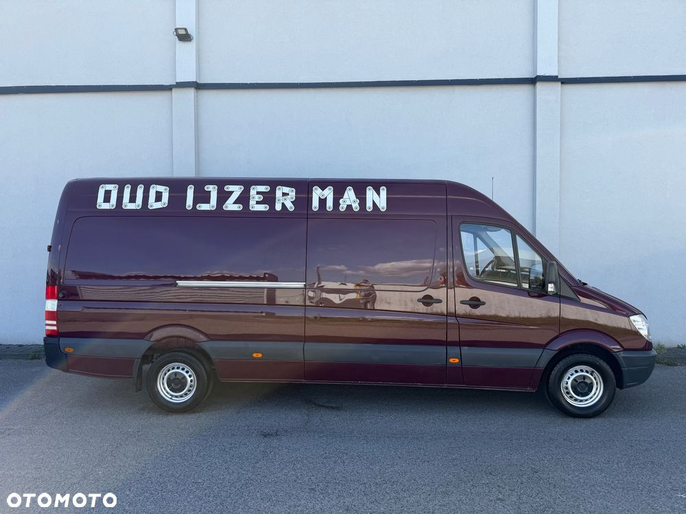 Mercedes-Benz Sprinter 319 - 10