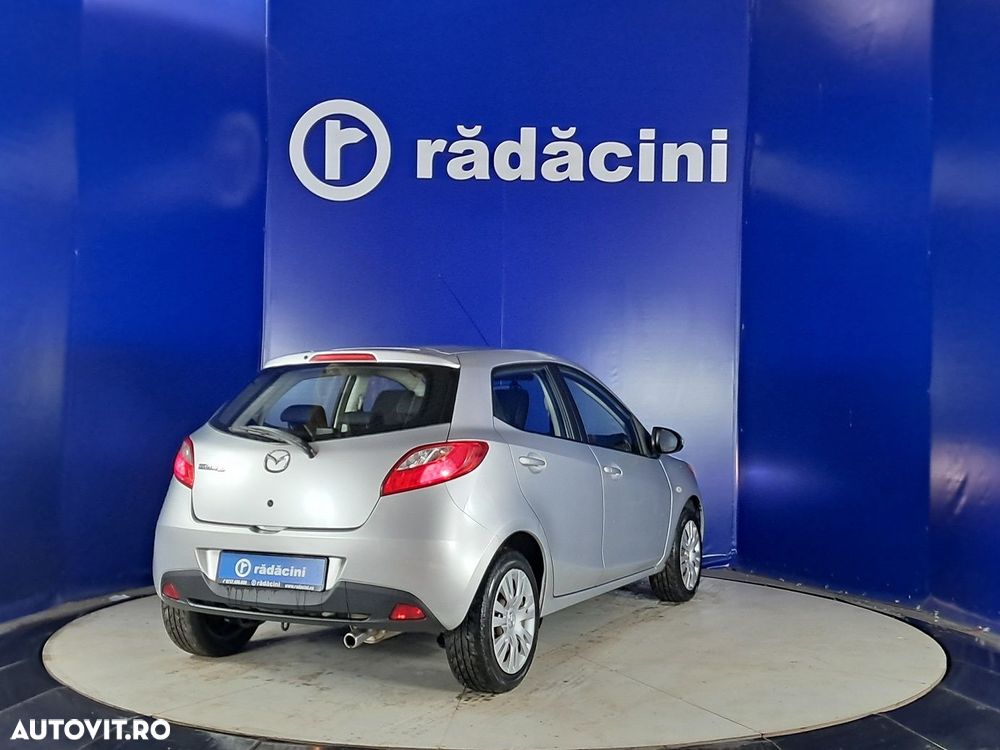 Mazda 2 - 7