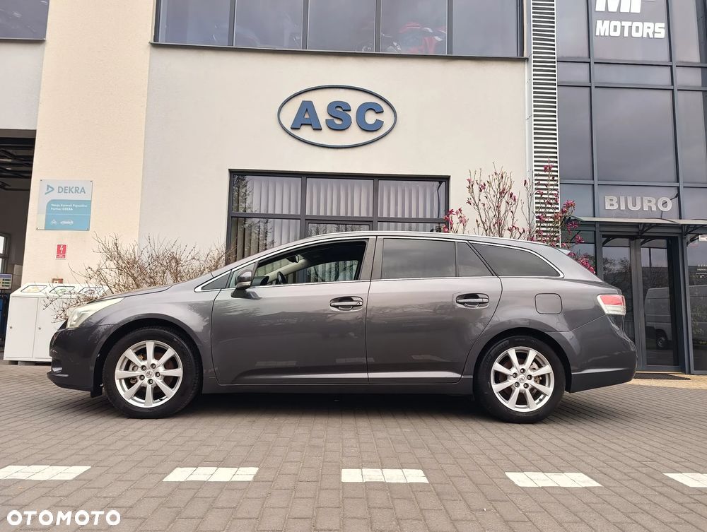 Toyota Avensis 2.0 Sol plus - 30