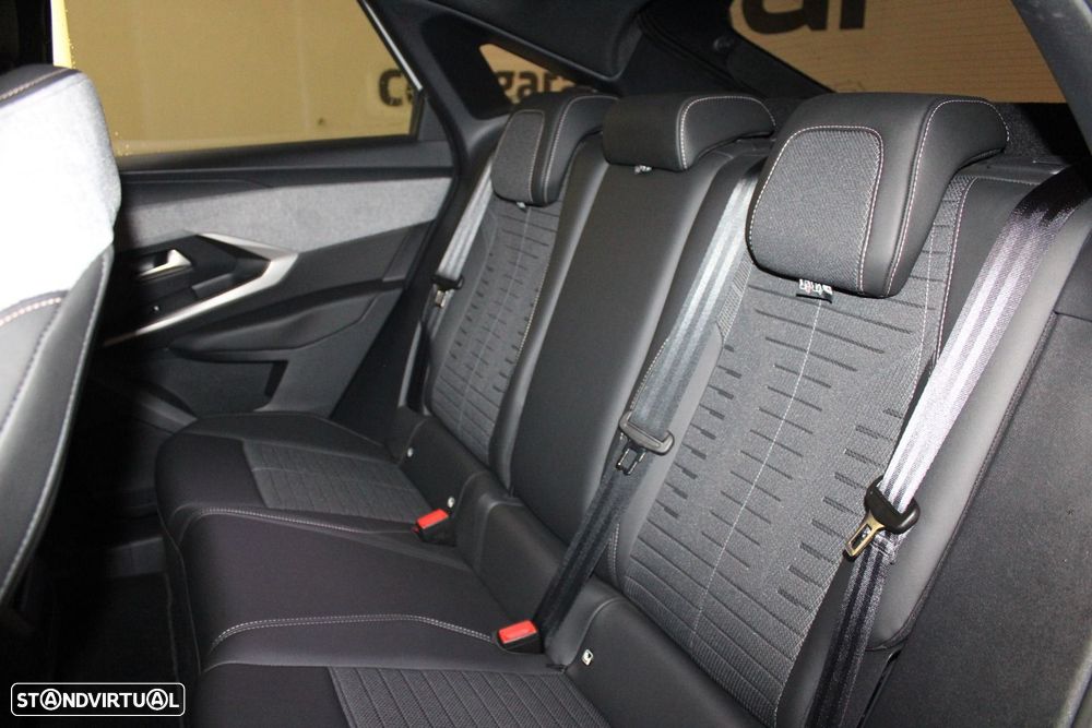 Peugeot E-3008 73 kWh Allure - 42