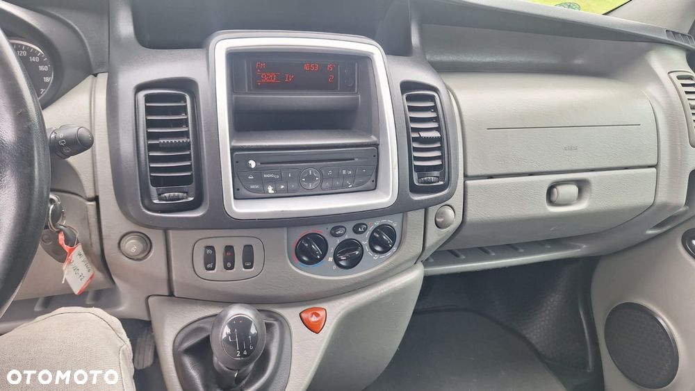 Opel Vivaro - 11