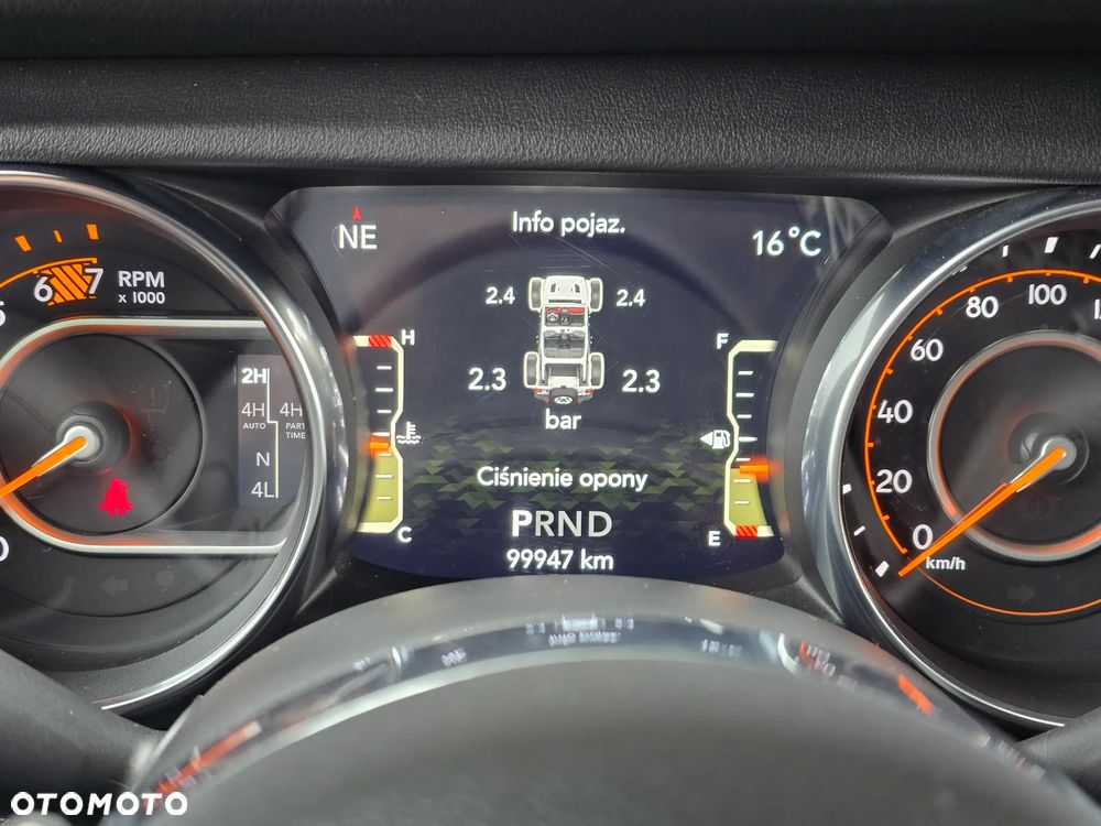 Jeep Wrangler Unlimited GME 2.0 Turbo Sahara - 32
