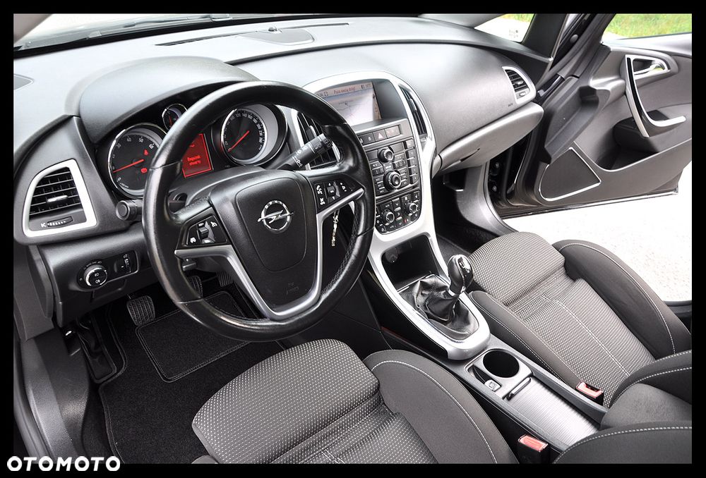 Opel Astra 1.4 Turbo Innovation - 23