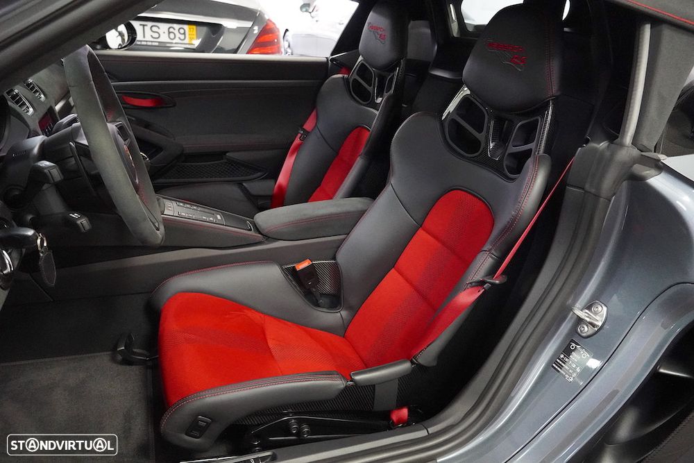 Porsche 718 Spyder RS - 33