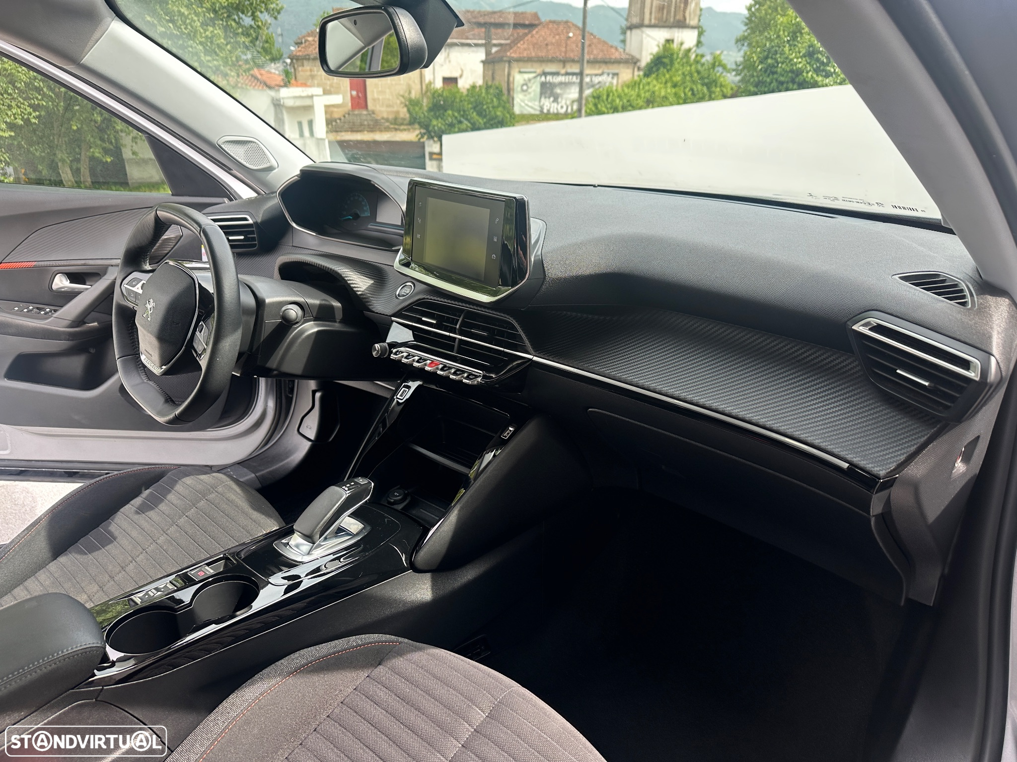 Peugeot e-2008 - 31
