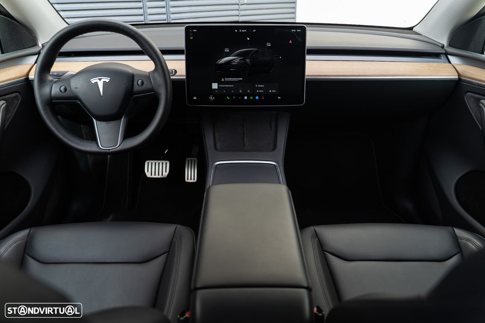 Tesla Model Y Performance Dual Motor AWD - 16