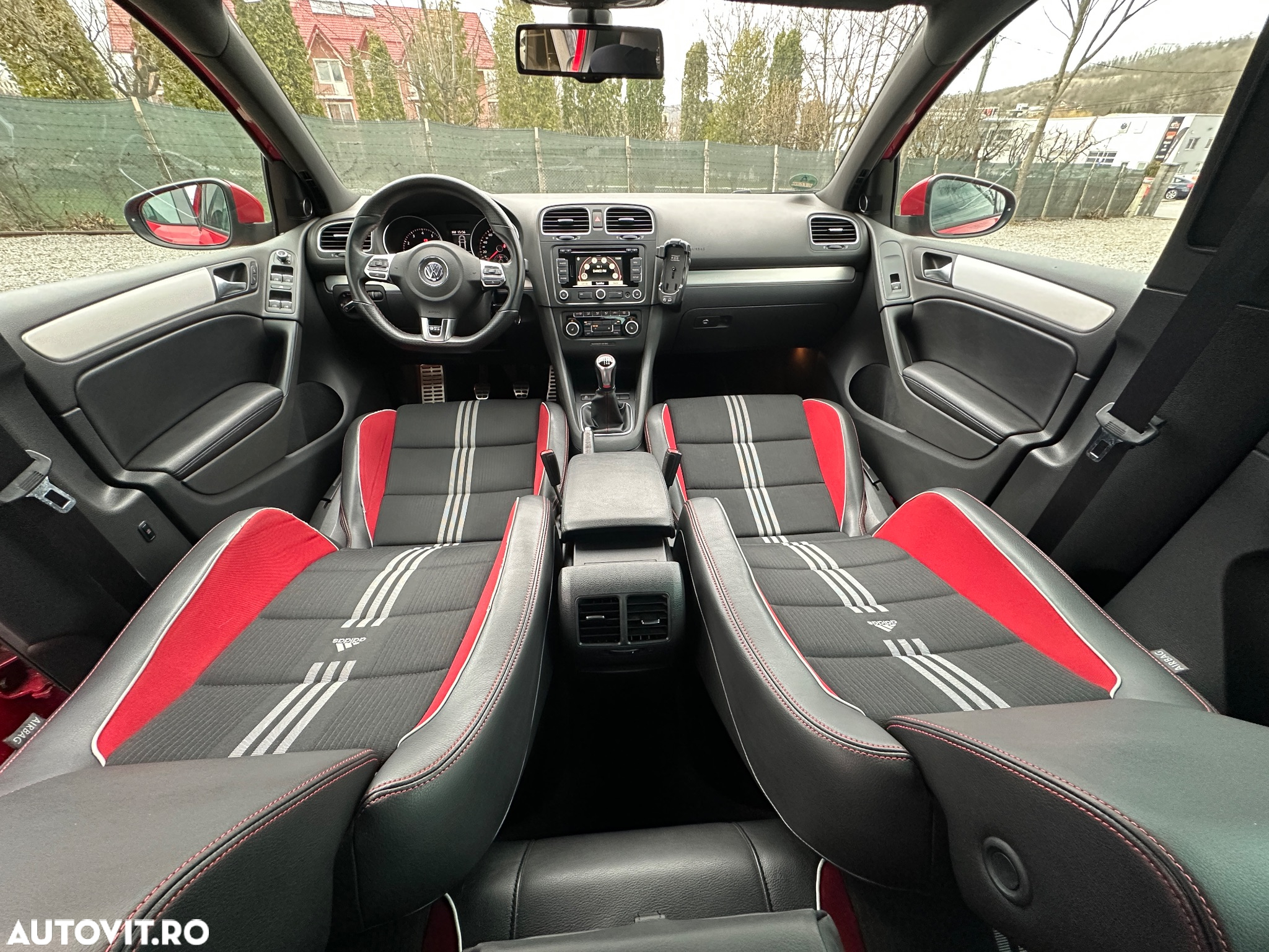 Volkswagen Golf 2.0 GTI adidas - 7