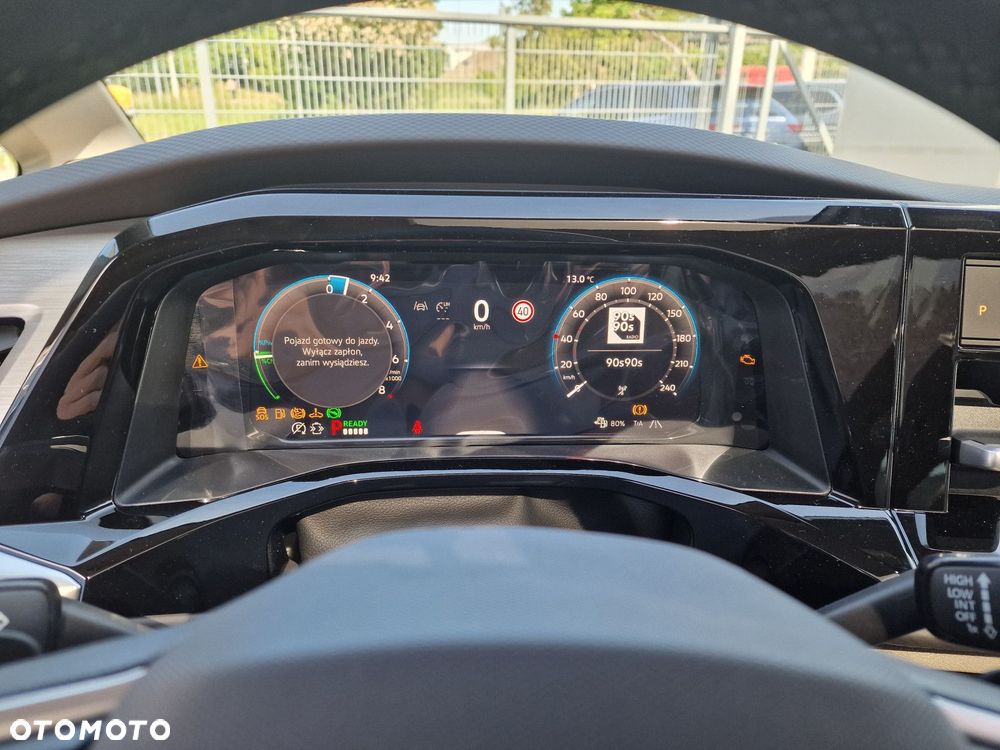 Volkswagen Multivan - 21