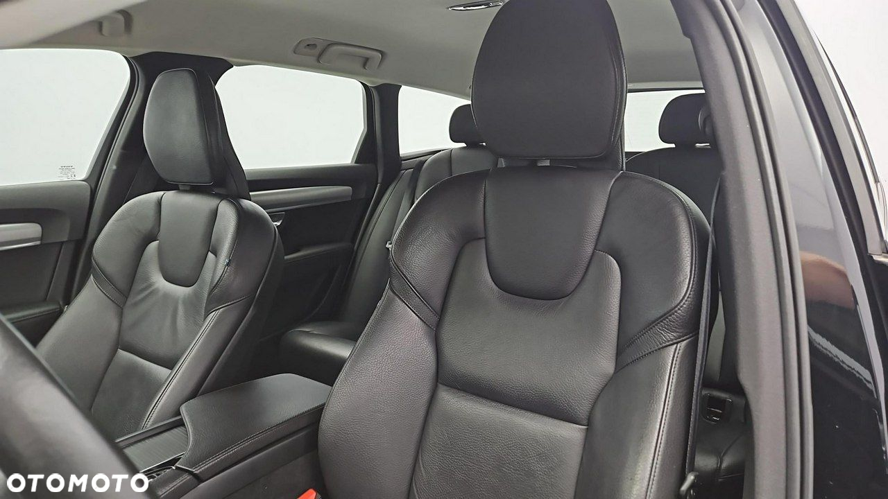 Volvo V90 D4 SCR Momentum Pro - 11
