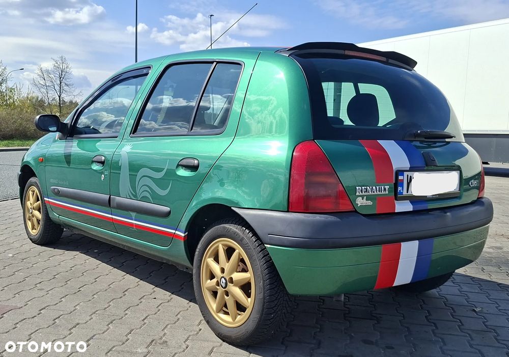 Renault Clio 1.4i RT - 8