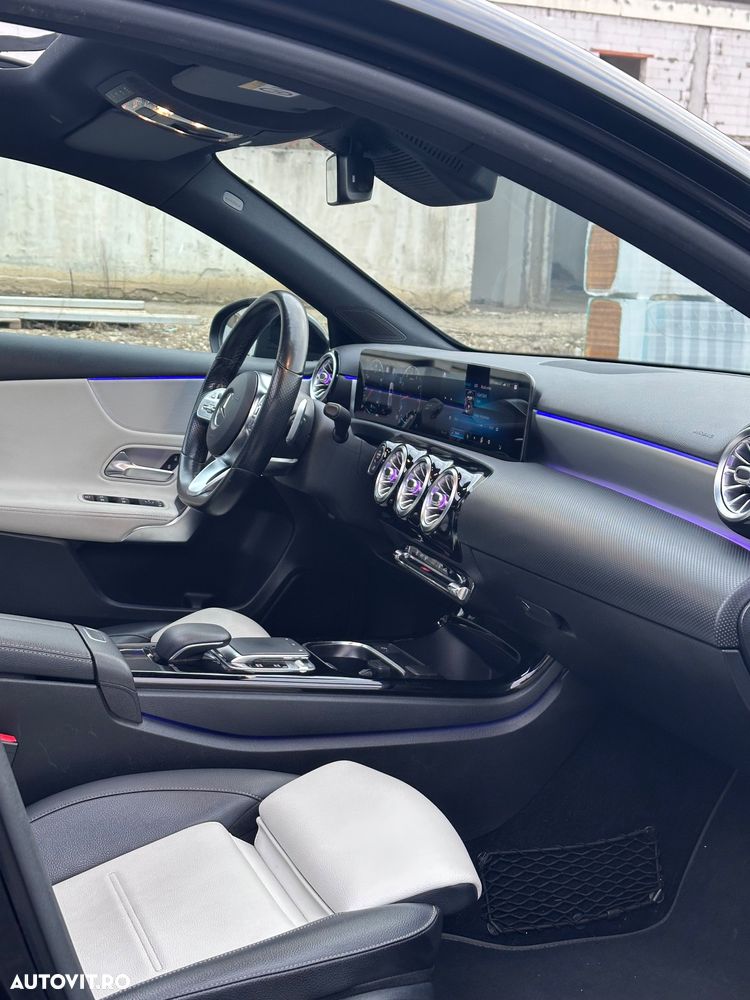 Mercedes-Benz A 200 7G-DCT AMG Line Advanced Plus - 26