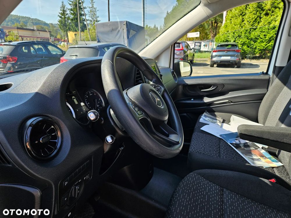 Mercedes-Benz Vito 4x4 4matic automat rej.04 2023 long klima navi 3osobowy fvat23% - 6