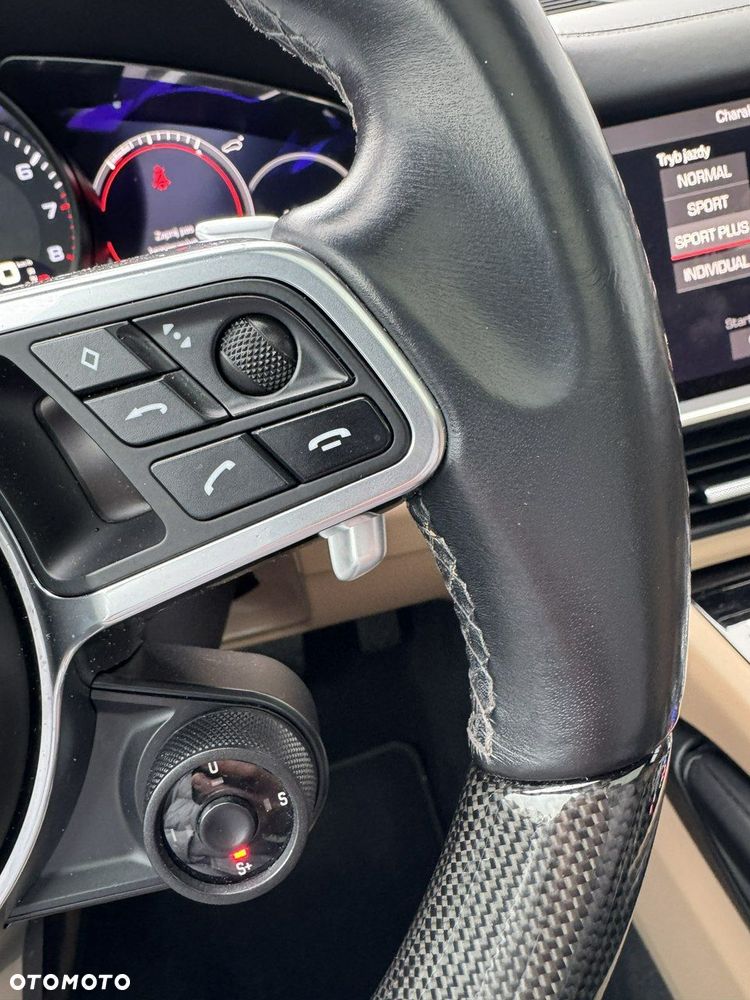 Porsche Cayenne - 23