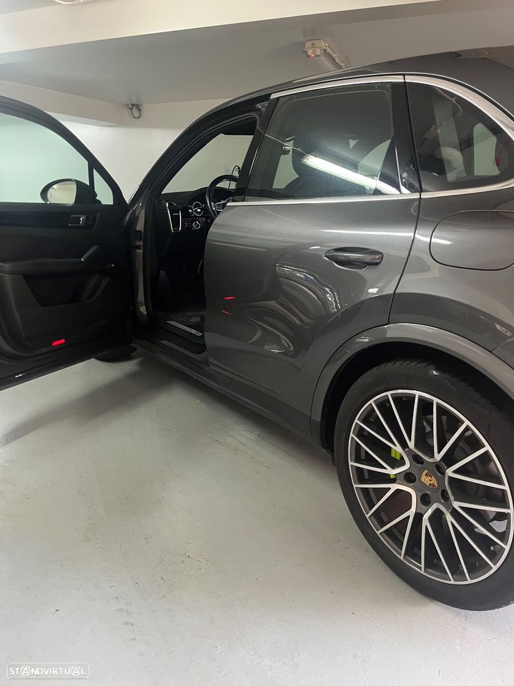 Porsche Cayenne - 9