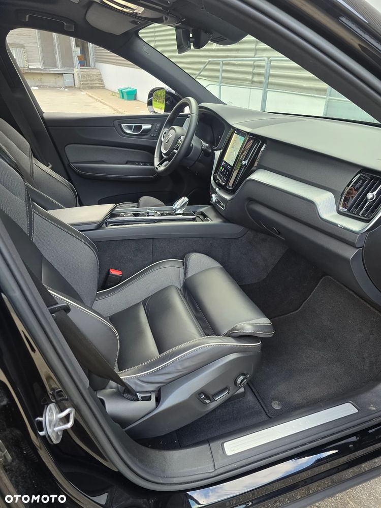 Volvo XC 60 B4 D AWD Ultimate Bright - 11