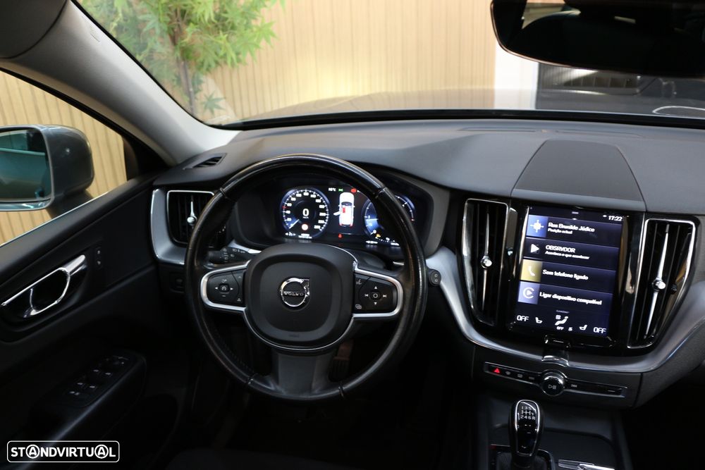 Volvo XC 40 2.0 D3 Momentum Plus - 46