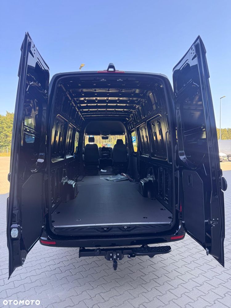 Mercedes-Benz Sprinter - 15
