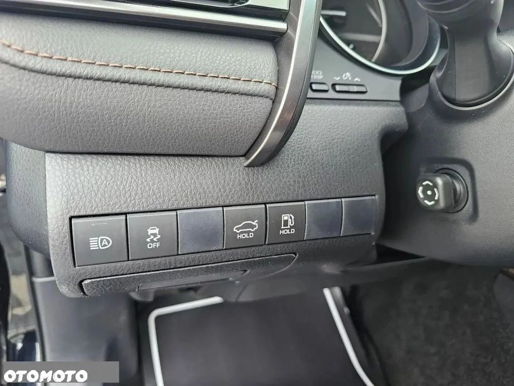 Toyota Camry 2.5 Hybrid Prestige CVT - 26