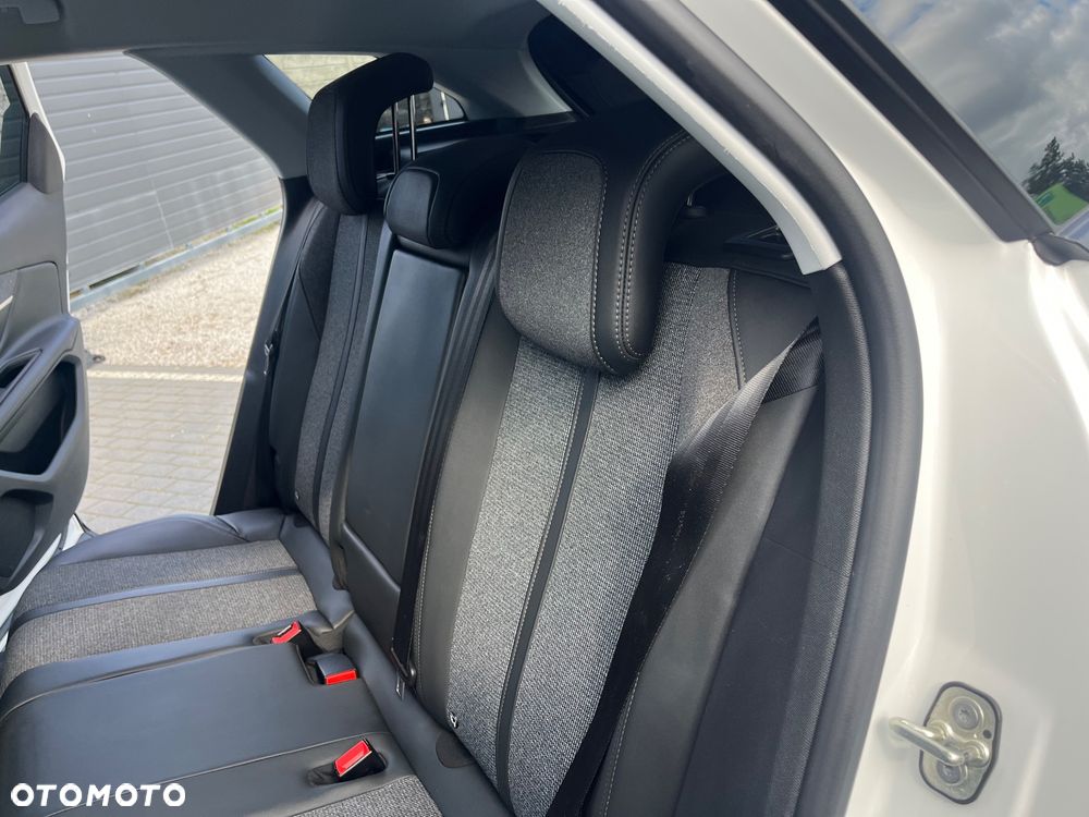 Peugeot 3008 BlueHDi 130 Stop & Start EAT8 Allure Business-Paket - 17