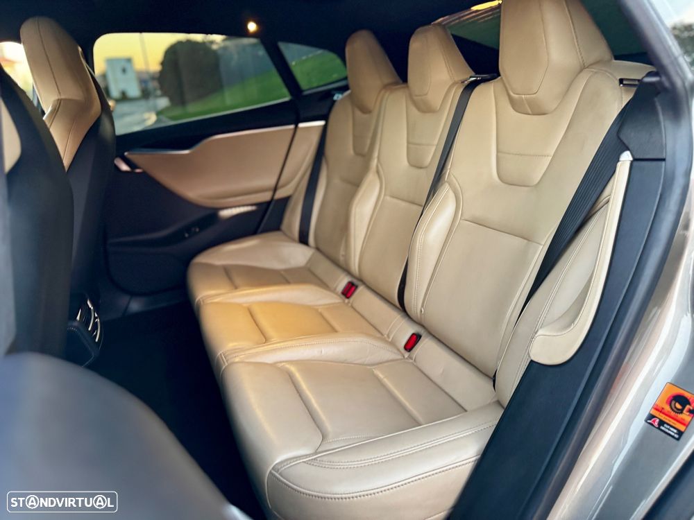 Tesla Model S 85 - 29
