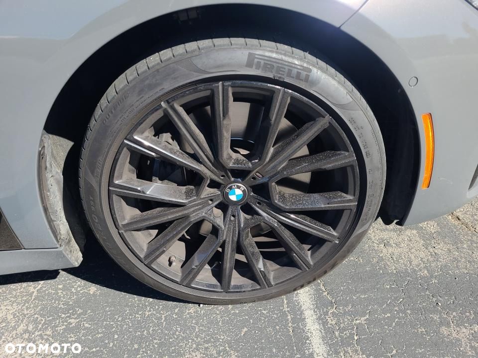 BMW Seria 7 740i sport - 17