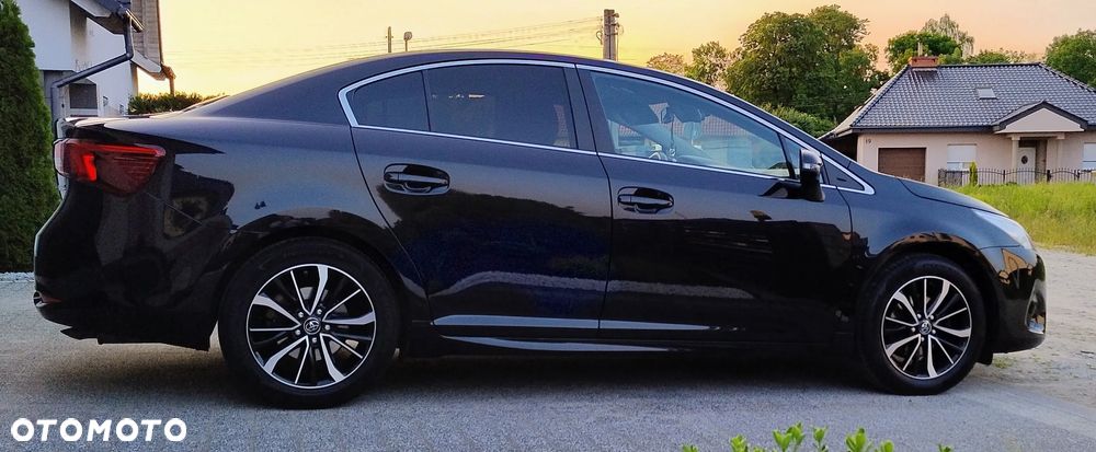 Toyota Avensis 1.8 Premium - 4