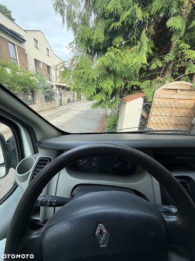 Renault Trafic - 12