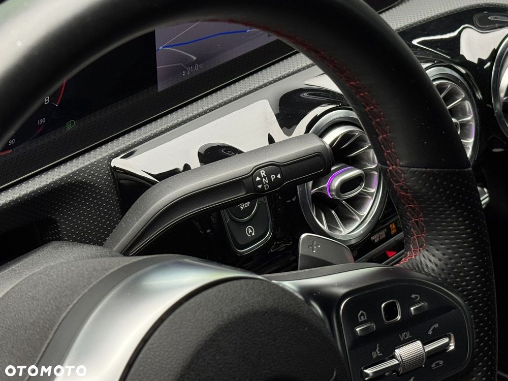 Mercedes-Benz CLA 200 AMG Line 7G-DCT - 11