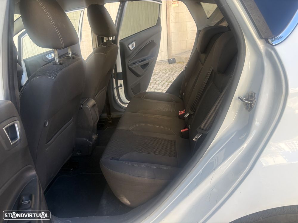 Ford Fiesta - 11