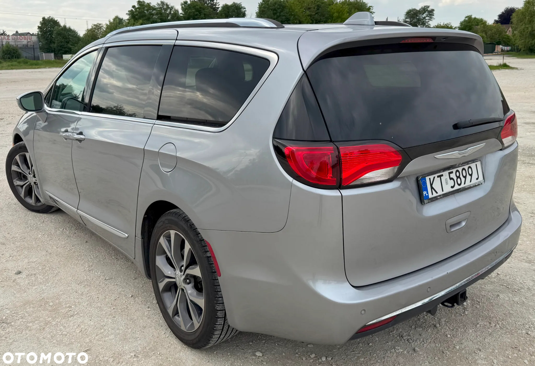 Chrysler Pacifica - 8