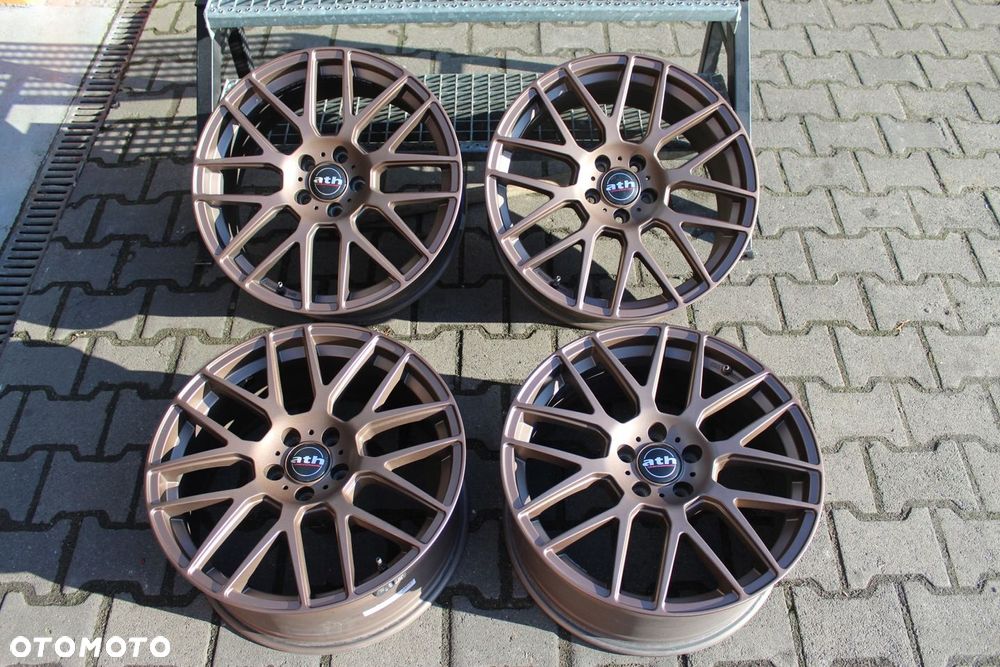 WHEELWORLD 19cali 5x114,3 ET45 8,5J - 2