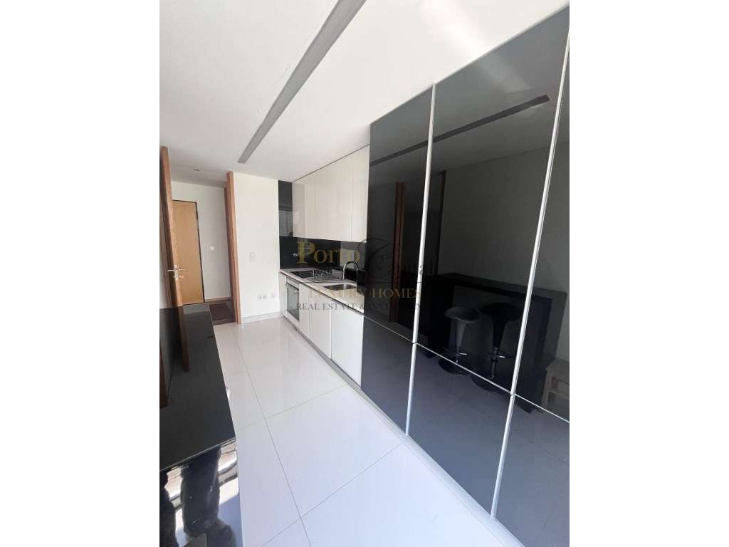 Arrendamento | Elegante Apartamento T3 Duplex com Suite e Box de Ga... - Grande imagem: 5/40